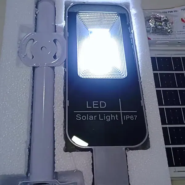 ไฟโซล่าเซลล์ LED โคมไฟถนน 50000W (ซื้อ 1 แถม 1) — รับประกัน 10 ปี